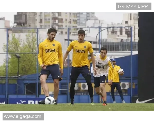 小黑化身足球明星模仿秀精彩瞬间回顾与技巧分析 小黑化身足球明星模仿秀精彩瞬间回顾与技巧分析