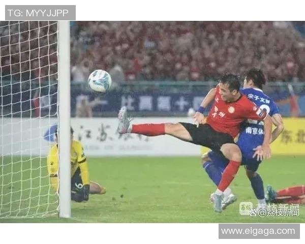 南京足球队逆袭之路：从默默无闻到杯赛传奇的辉煌历程