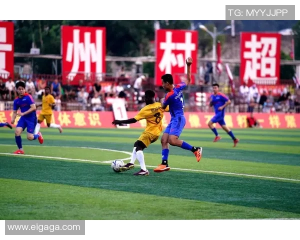 足球明星齐聚一堂合影留念展现球场魅力与友谊的精彩瞬间 足球明星齐聚一堂合影留念展现球场魅力与友谊的精彩瞬间